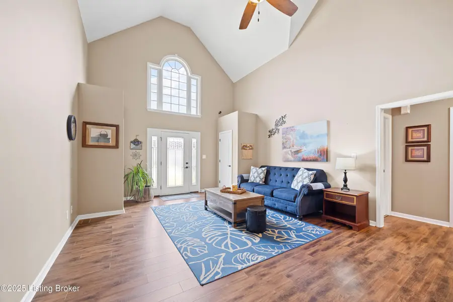 339 Hill Terrace Dr, Mount Washington, KY 40047 - Image #2