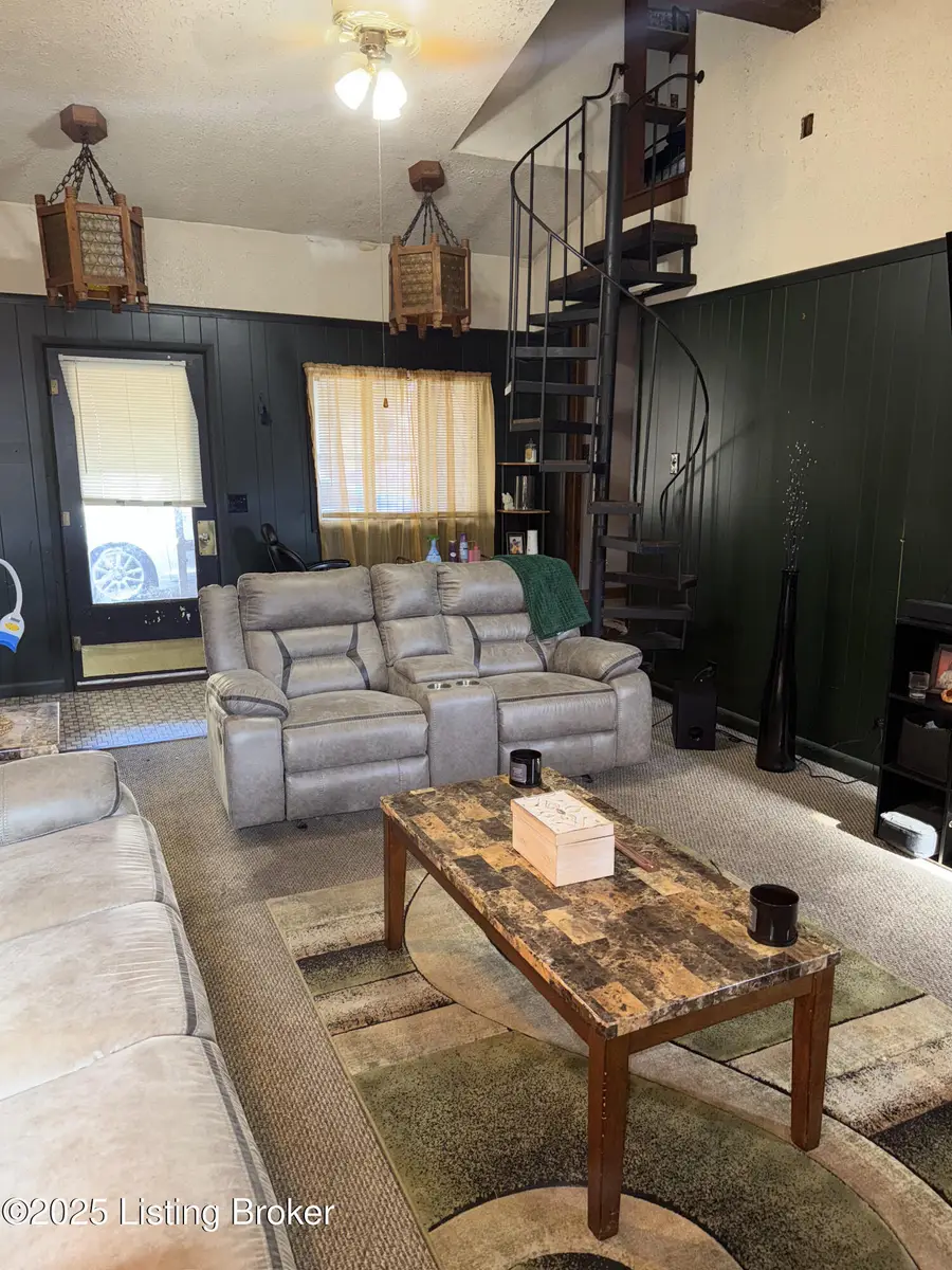 3774 E Blue Lick Rd, Louisville, KY 40229 - Image #3