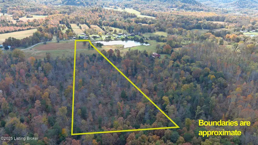 986 Pumpkin Rd, Shepherdsville, KY 40165 - Image #2