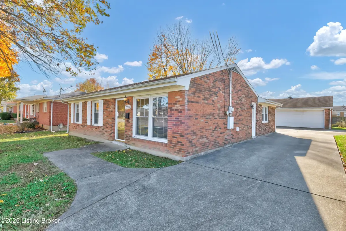 7226 Durst Dr, Louisville, KY 40258 - Image #1
