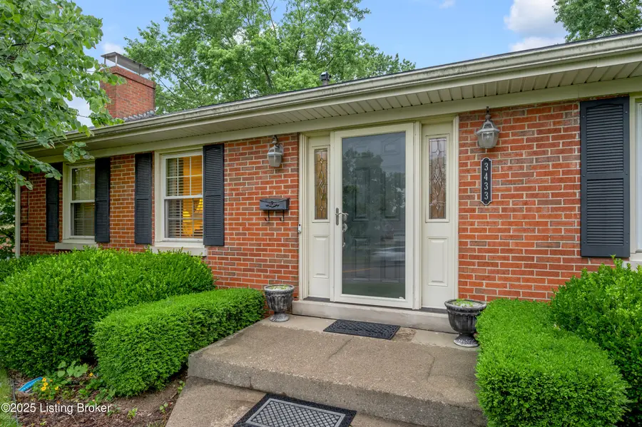 3433 Lansdowne Dr, Lexington, KY 40517 - Image #2