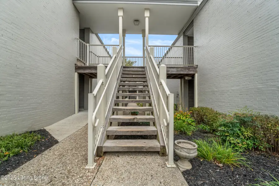 1935 Gardiner Ln #APT B27, Louisville, KY 40205 - Image #2