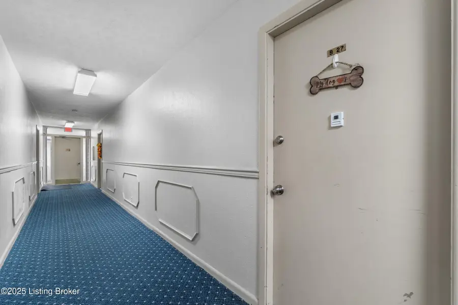1935 Gardiner Ln #APT B27, Louisville, KY 40205 - Image #3