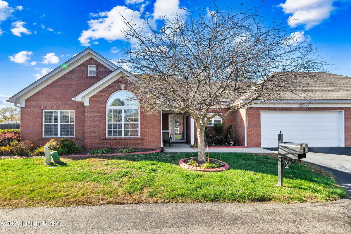 9601 Mcneely Lake Dr, Louisville, KY 40229 - Image #1