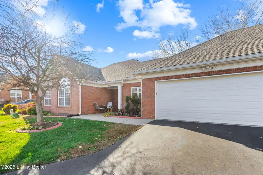 9601 Mcneely Lake Dr, Louisville, KY 40229 - Image #3