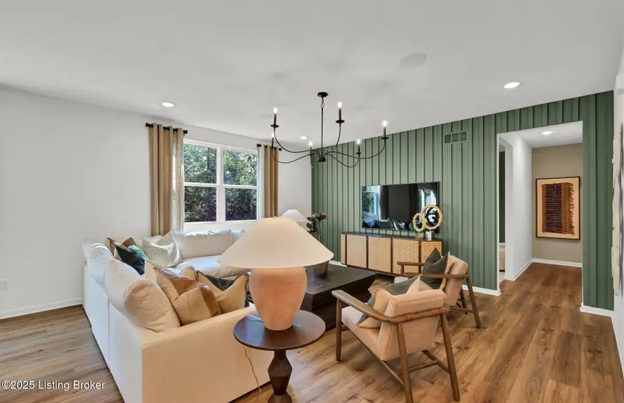 6812 Oak Rock Dr, Louisville, KY 40291 - Image #2