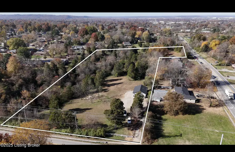 7704 Smyrna Pkwy, Louisville, KY 40228 - Image #2