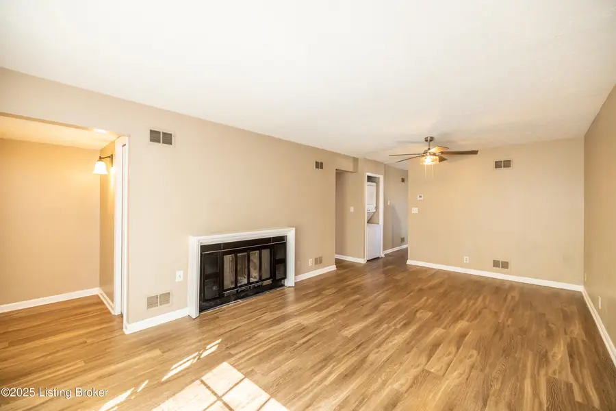 622 Cambridge Station Rd, Louisville, KY 40223 - Image #2