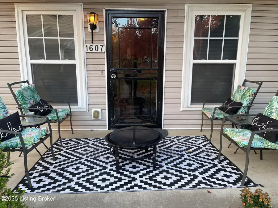1607 Young Ct, Louisville, KY 40211 - Image #2