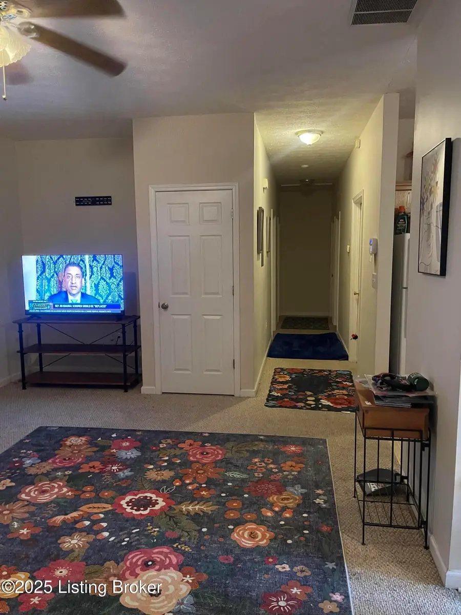 1607 Young Ct, Louisville, KY 40211 - Image #3