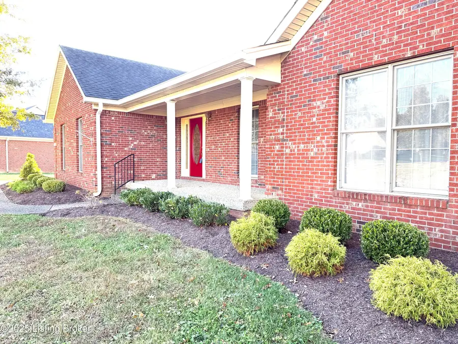 6710 Woodrow Way, Louisville, KY 40228 - Image #2