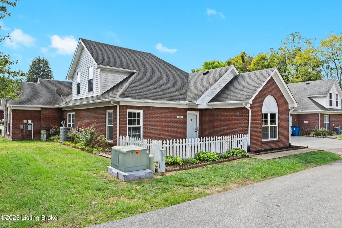 6202 Apple Cider Dr, Louisville, KY 40219 - Image #1