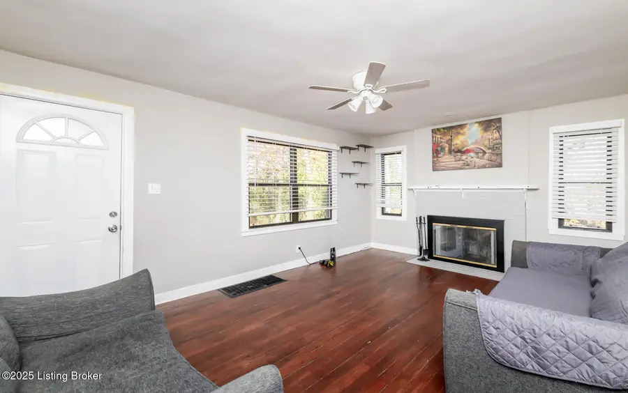 2670 S Wilson Rd, Radcliff, KY 40160 - Image #2