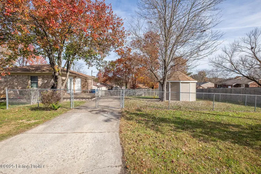 1601 Betances Ct, La Grange, KY 40031 - Image #3