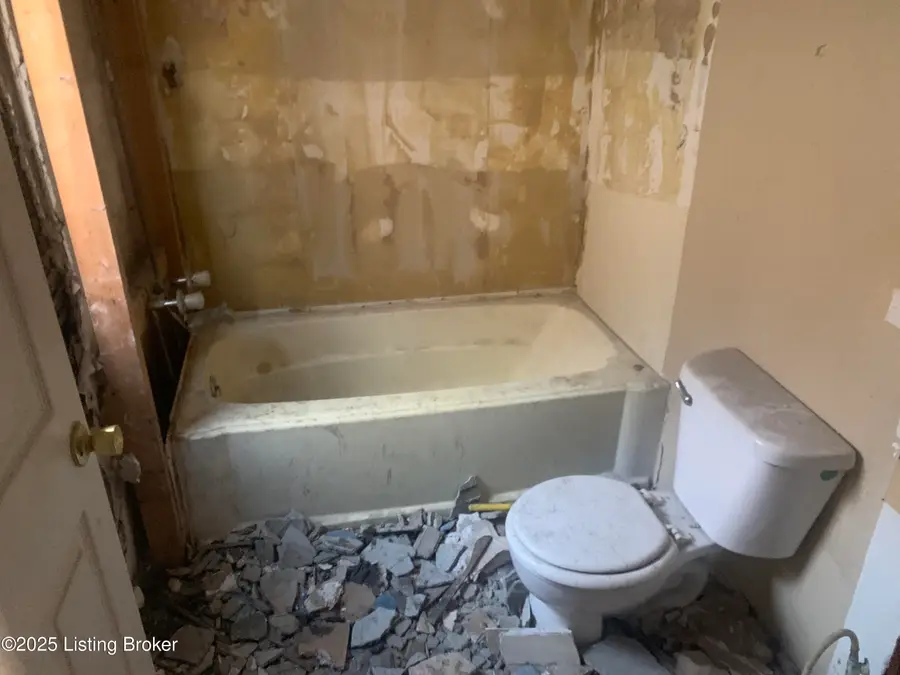 3107 Dumesnil St, Louisville, KY 40211 - Image #3