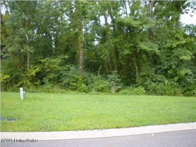 7913 Cresthaven Dr, Louisville, KY 40228 - Image #1