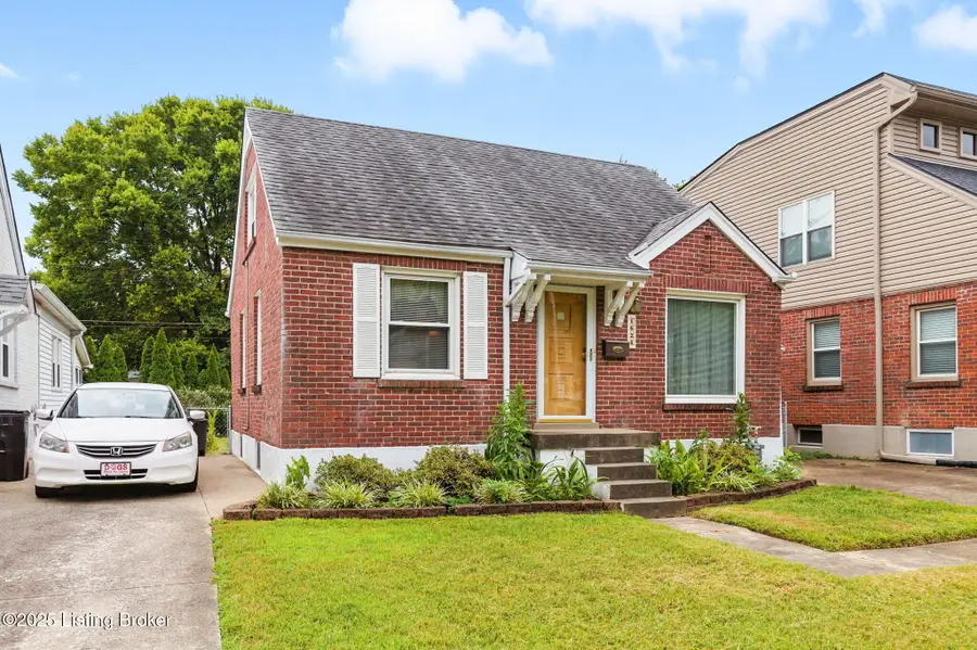 1624 Deer Ln, Louisville, KY 40205 - Image #2