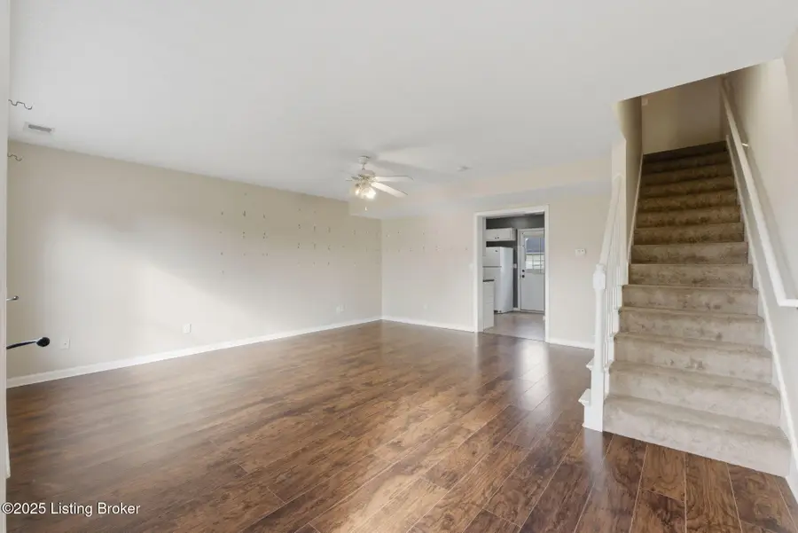 248 Miles Dr, Shepherdsville, KY 40165 - Image #2