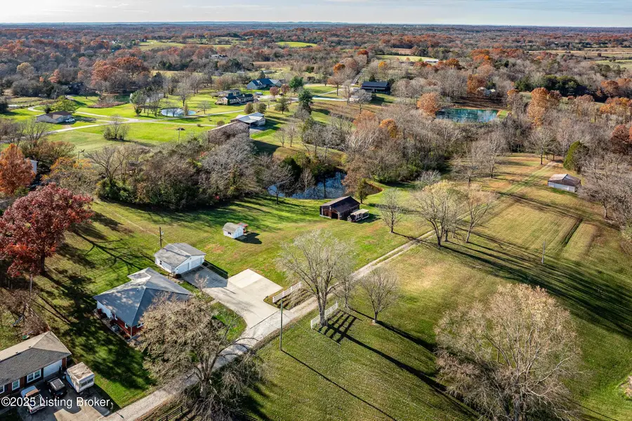 208 Kings Church Ct, Taylorsville, KY 40071 - Image #2