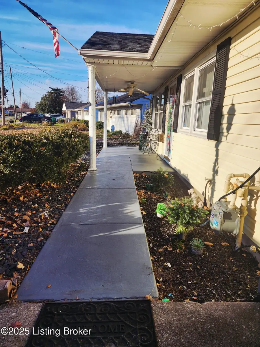 4819 Hummingbird Cir, Louisville, KY 40213 - Image #3