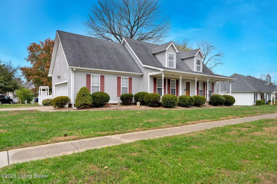 10514 Grecian Rd, Louisville, KY 40272 - Image #2