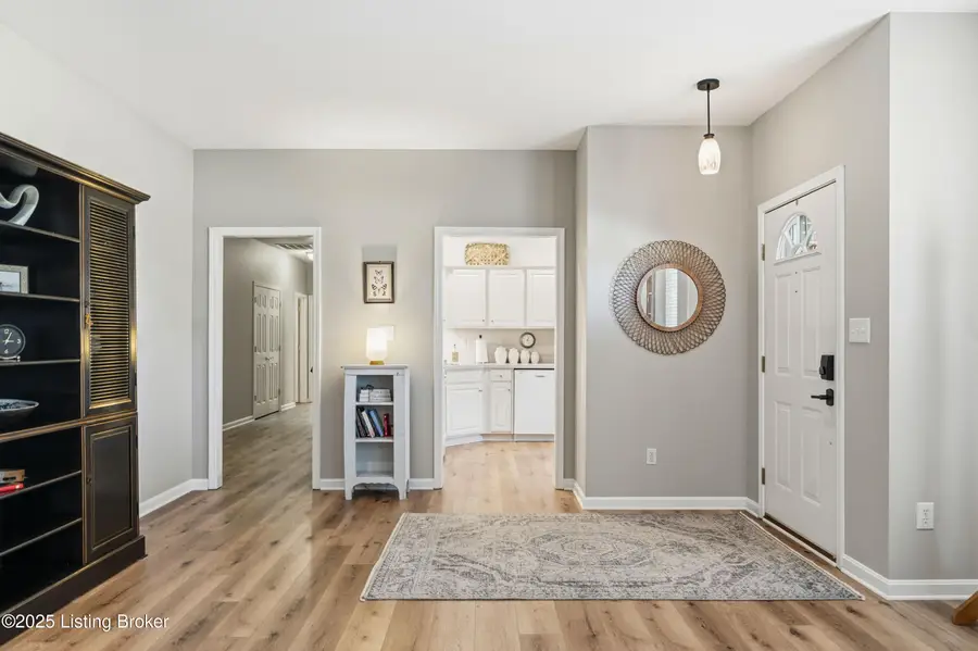 411 Turnberry Ln, Shelbyville, KY 40065 - Image #2