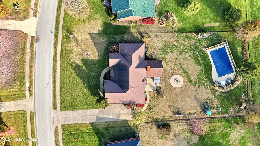 328 Stoneyridge Wynde, Shepherdsville, KY 40165 - Image #2