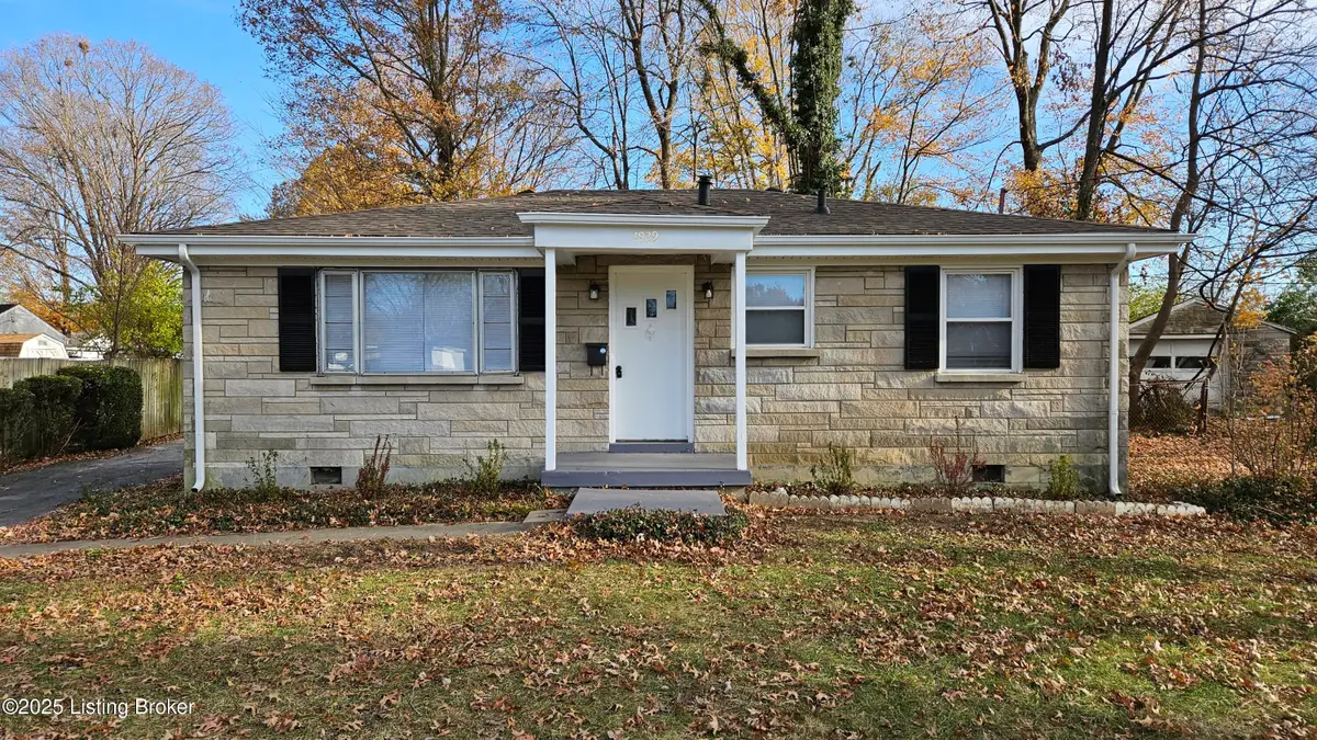 4929 Hyde Park Dr, Louisville, KY 40216 - Image #1
