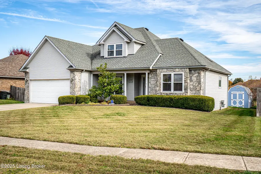 5130 Hunters Point Cir, Louisville, KY 40216 - Image #2