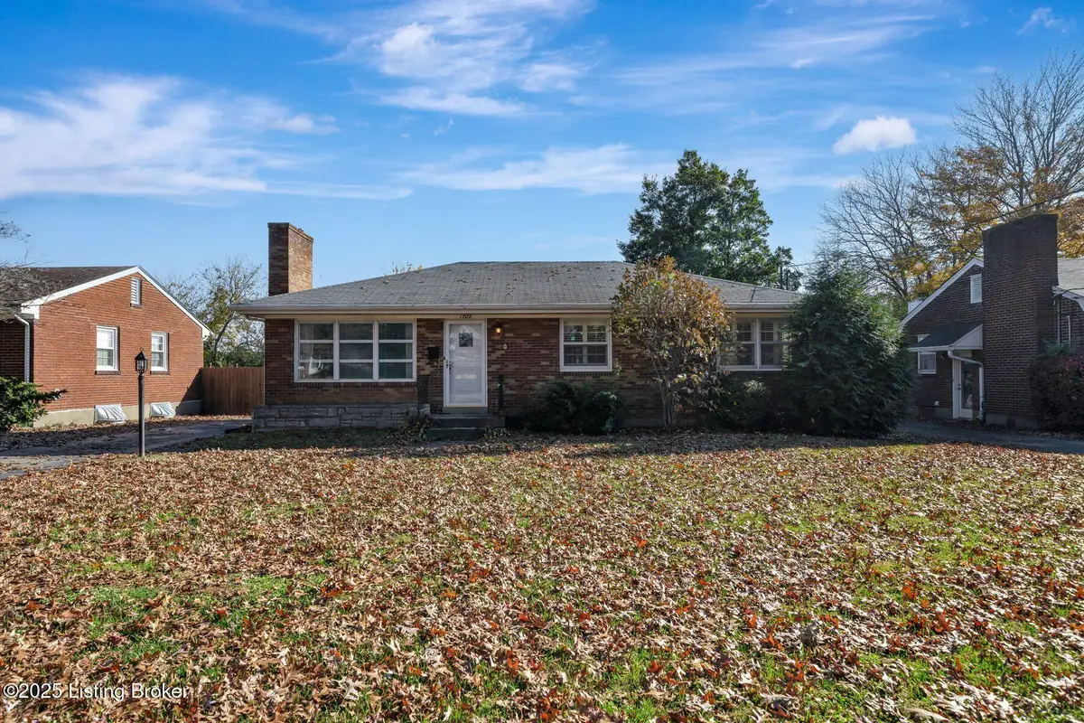 1702 Larkmoor Ln, Louisville, KY 40218 - Image #1