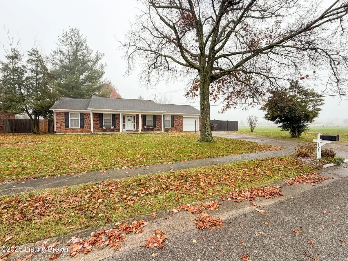 301 Foxtail Rd, Versailles, KY 40383 - Image #1