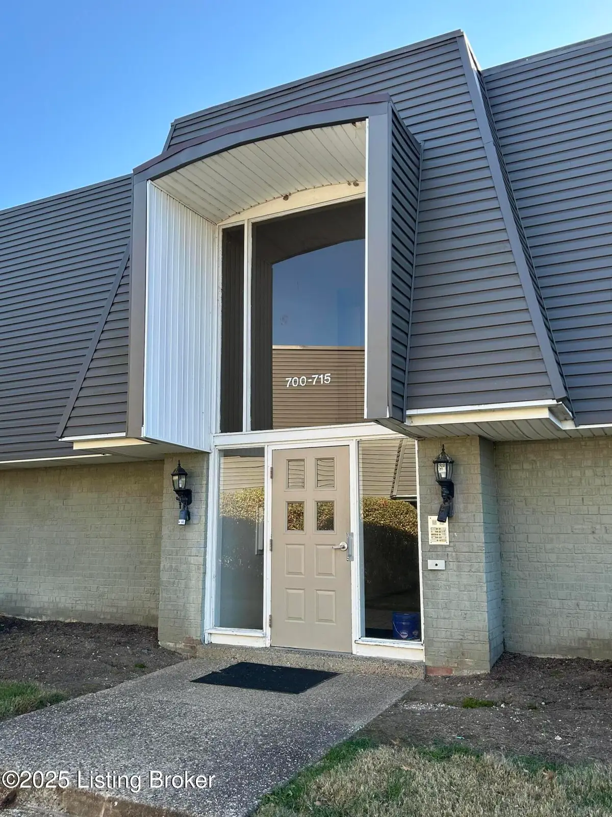 714 La Fontenay Ct, Louisville, KY 40223 - Image #1