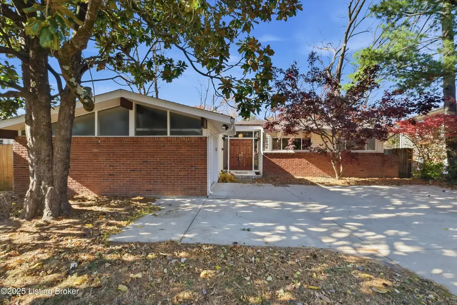 3742 Chatham Rd, Louisville, KY 40218 - Image #2