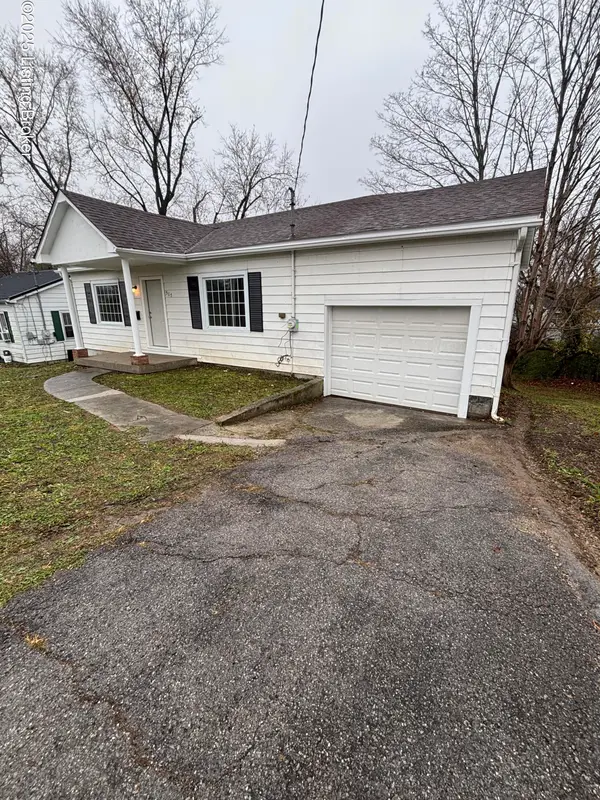 517 E Hodgenville Ave, Greensburg, KY 42743