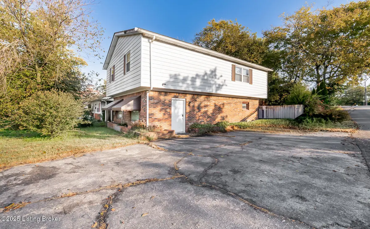 823 Hawkins Dr, Elizabethtown, KY 42701 - Image #1