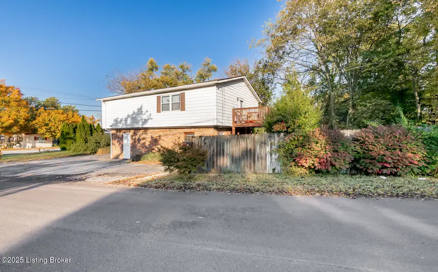 823 Hawkins Dr, Elizabethtown, KY 42701 - Image #2