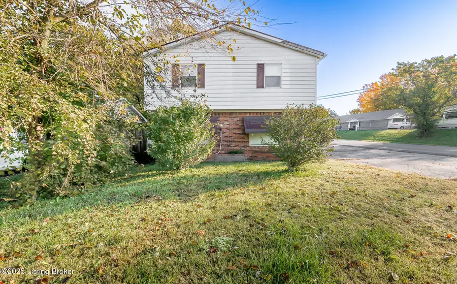 823 Hawkins Dr, Elizabethtown, KY 42701 - Image #3