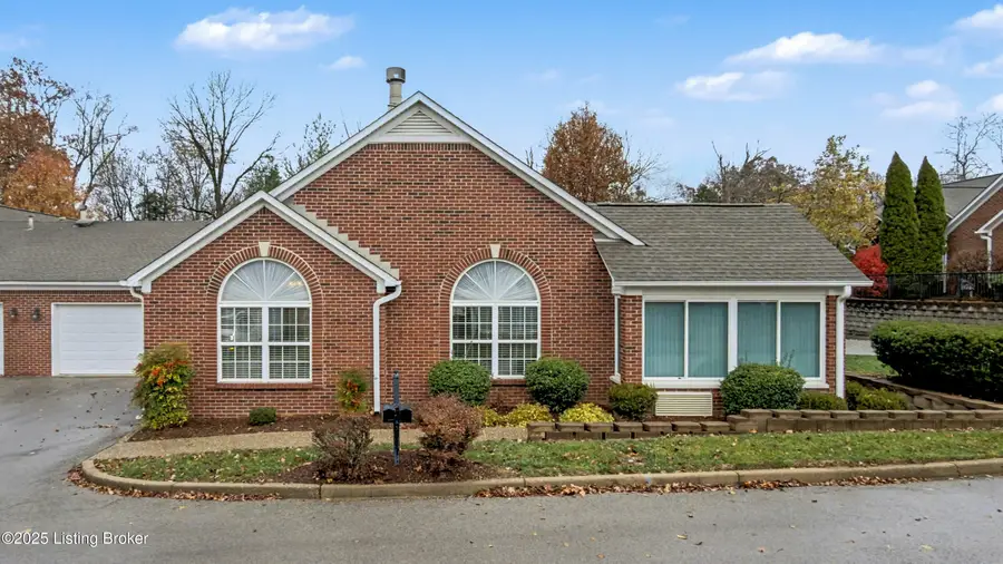 12403 Trophy Pl, Louisville, KY 40299 - Image #2