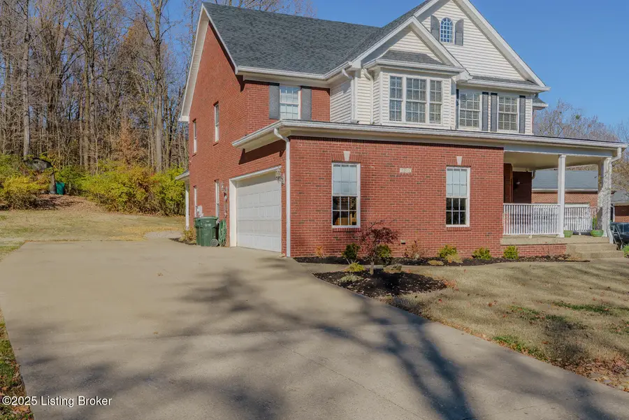 9005 Hiview Ln, Louisville, KY 40272 - Image #2