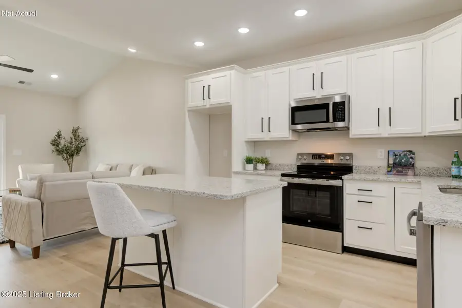 11003 Brookley Dr, Louisville, KY 40229 - Image #2