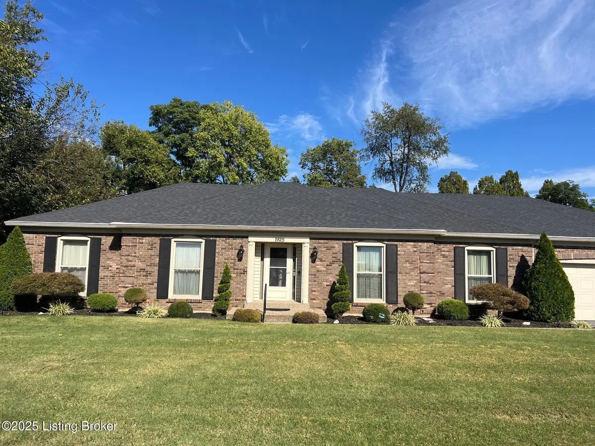1925 Crossgate Ln, Crossgate, KY 40222 - Image #1