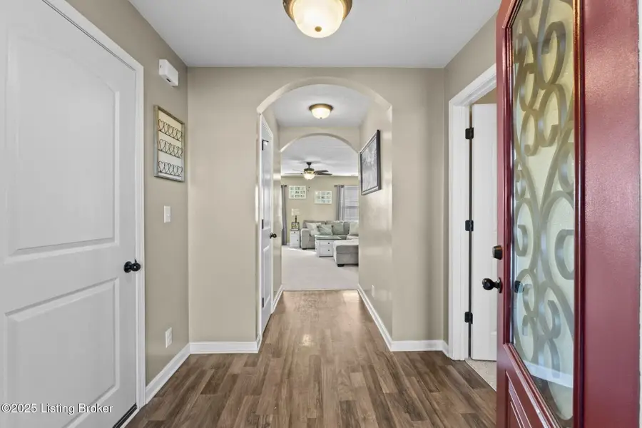 189 Magnolia Dr, Shepherdsville, KY 40165 - Image #2