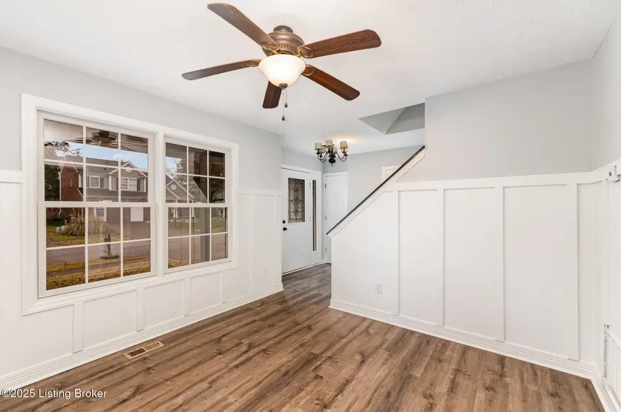 5225 River Trail Pl, Louisville, KY 40229 - Image #2