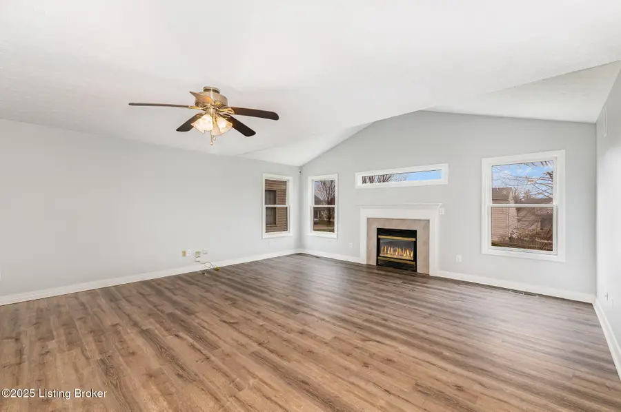 5225 River Trail Pl, Louisville, KY 40229 - Image #3