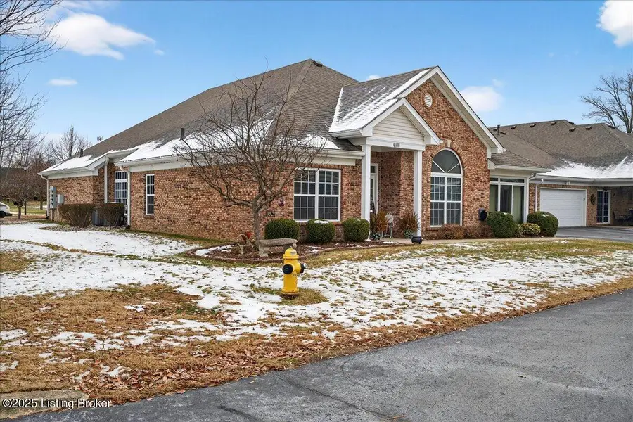 6400 Rivers End Dr, Louisville, KY 40258 - Image #2