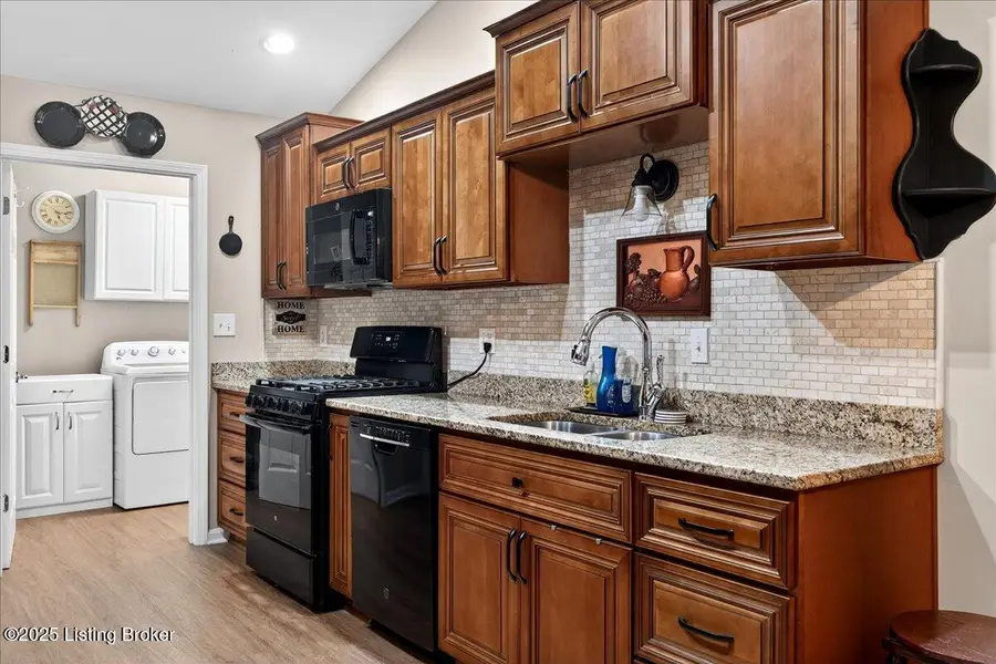 6400 Rivers End Dr, Louisville, KY 40258 - Image #3