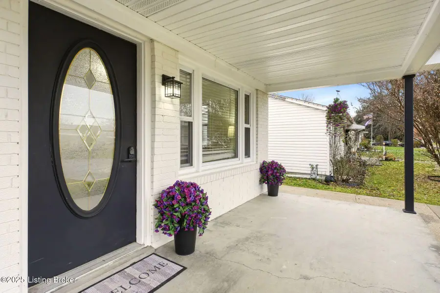1323 Lacona Ln, Louisville, KY 40213 - Image #2