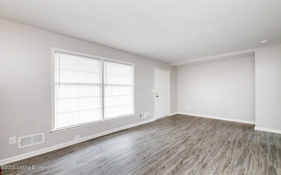 10209 Eve Dr, Louisville, KY 40272 - Image #3