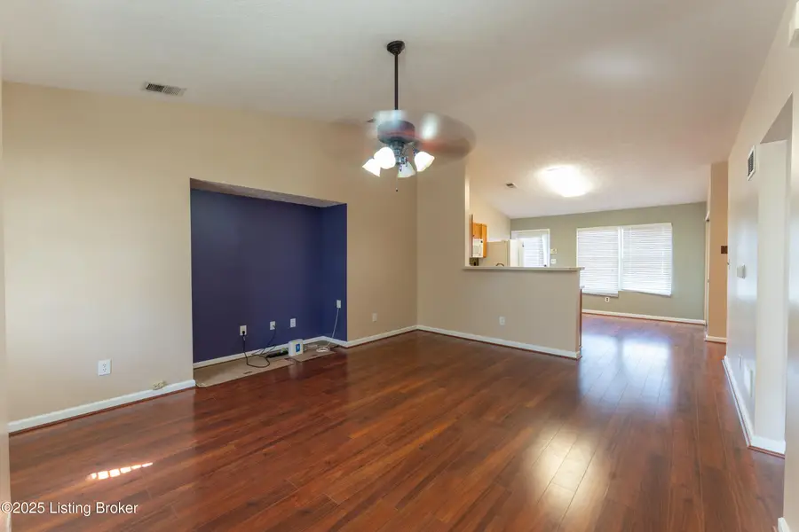 7035 Royal Links Dr, Louisville, KY 40228 - Image #3