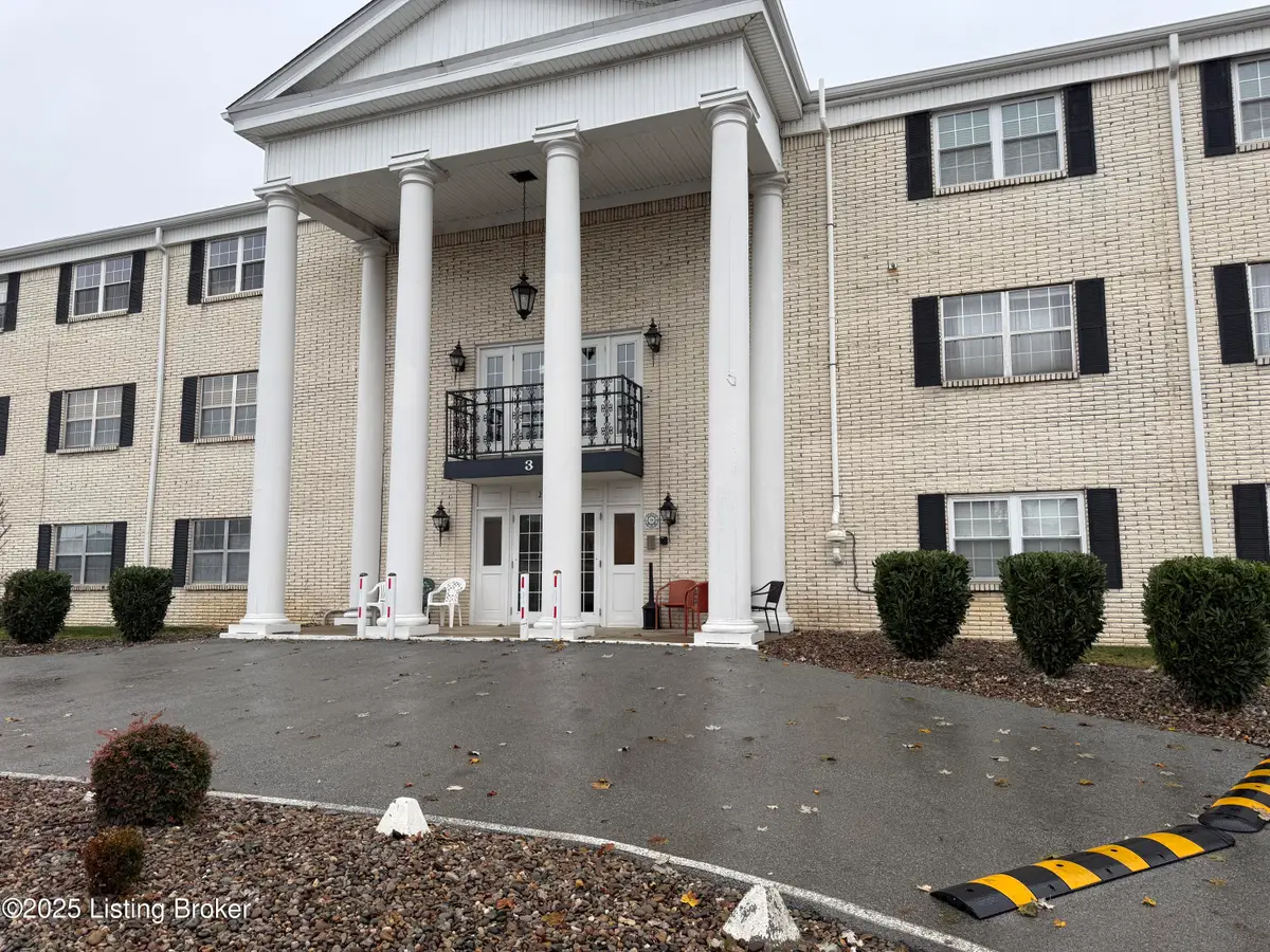 310 El Conquistador Pl #310, Louisville, KY 40220 - Image #1